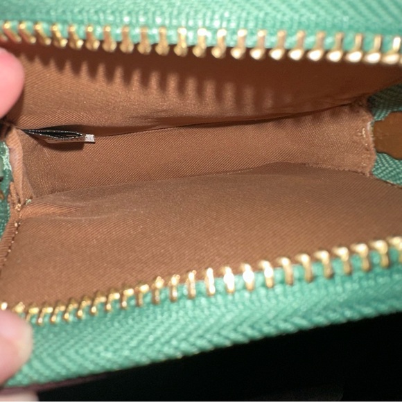 Coach Green Wristlet with Gold Chain - Picture 4 of 4
